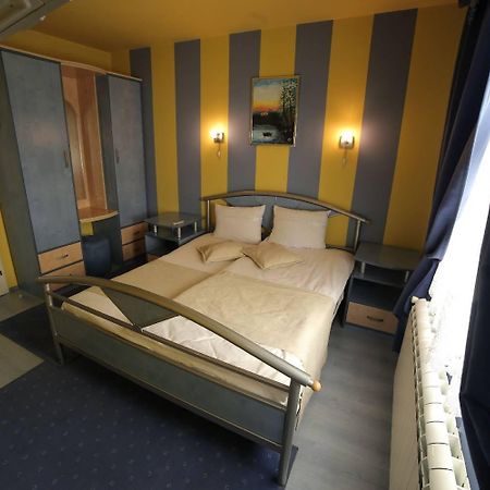 Hotel Ženeva Kragujevac Buitenkant foto