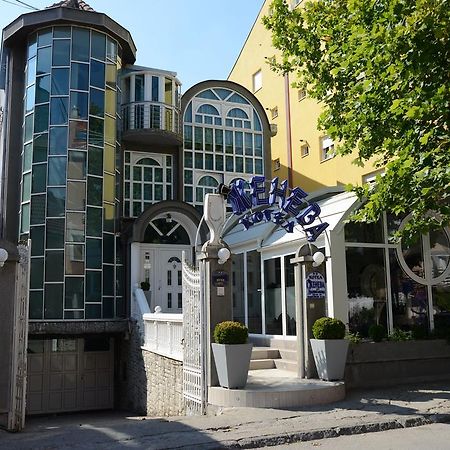 Hotel Ženeva Kragujevac Buitenkant foto