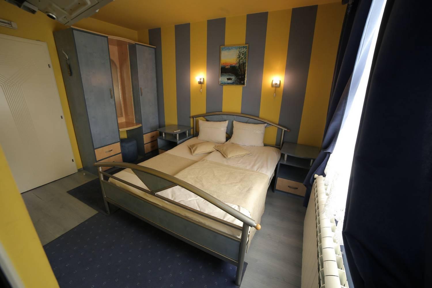 Hotel Ženeva Kragujevac Buitenkant foto
