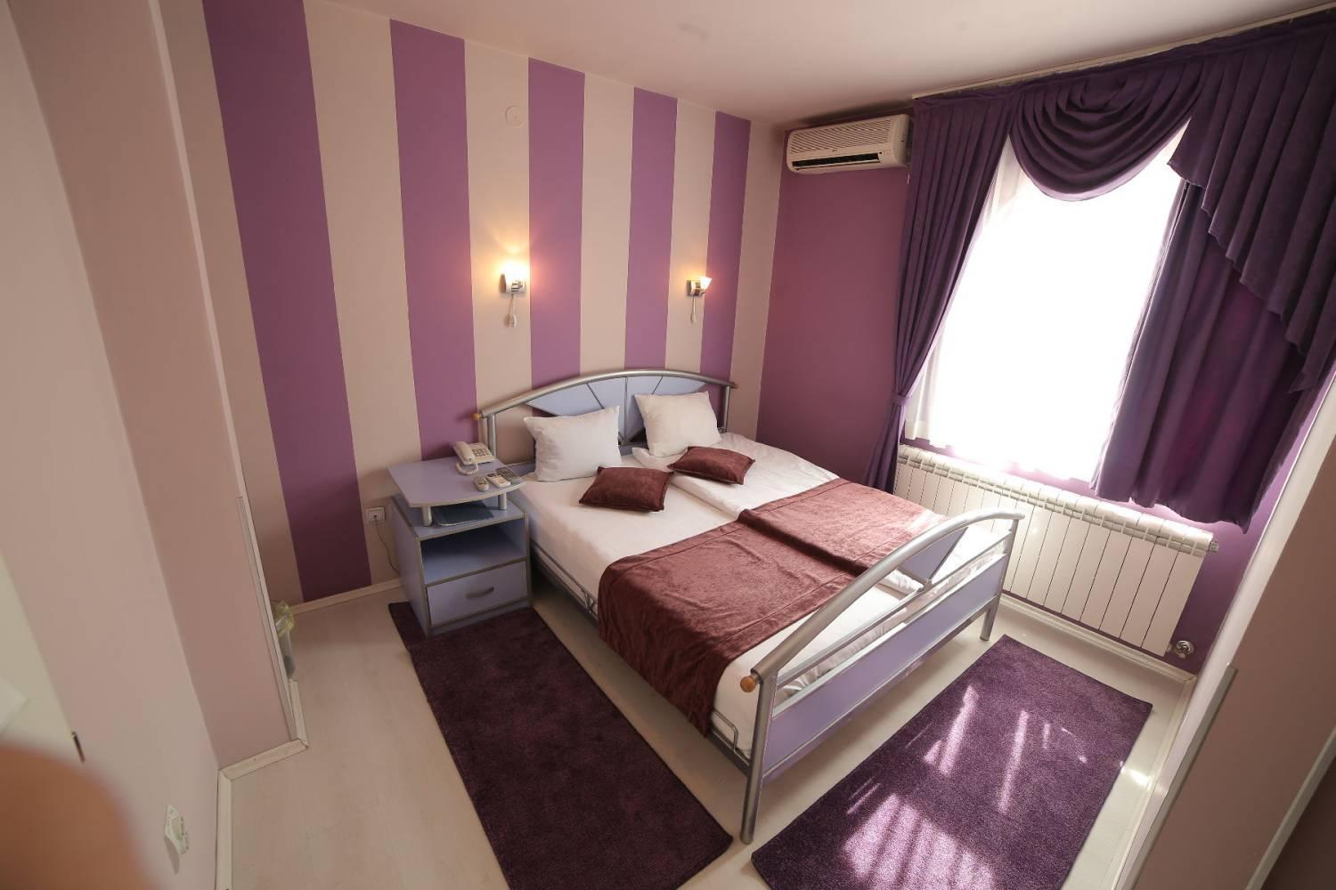 Hotel Ženeva Kragujevac Buitenkant foto