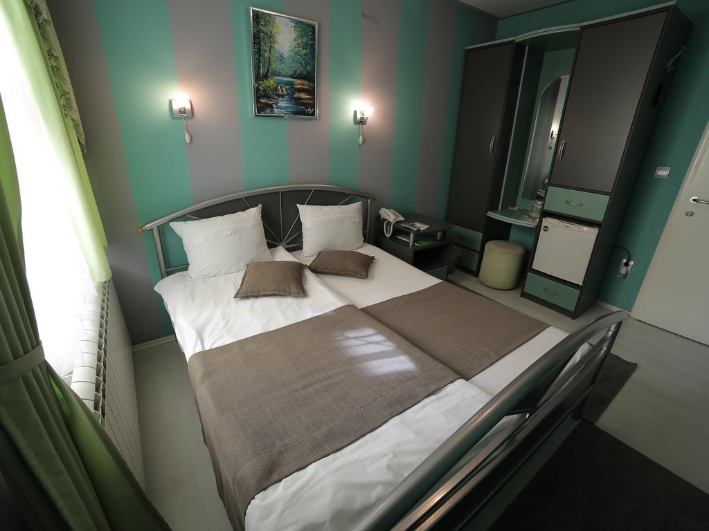Hotel Ženeva Kragujevac Kamer foto
