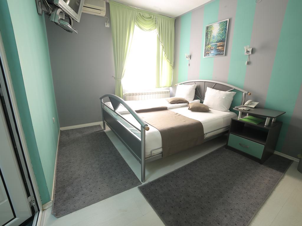 Hotel Ženeva Kragujevac Kamer foto