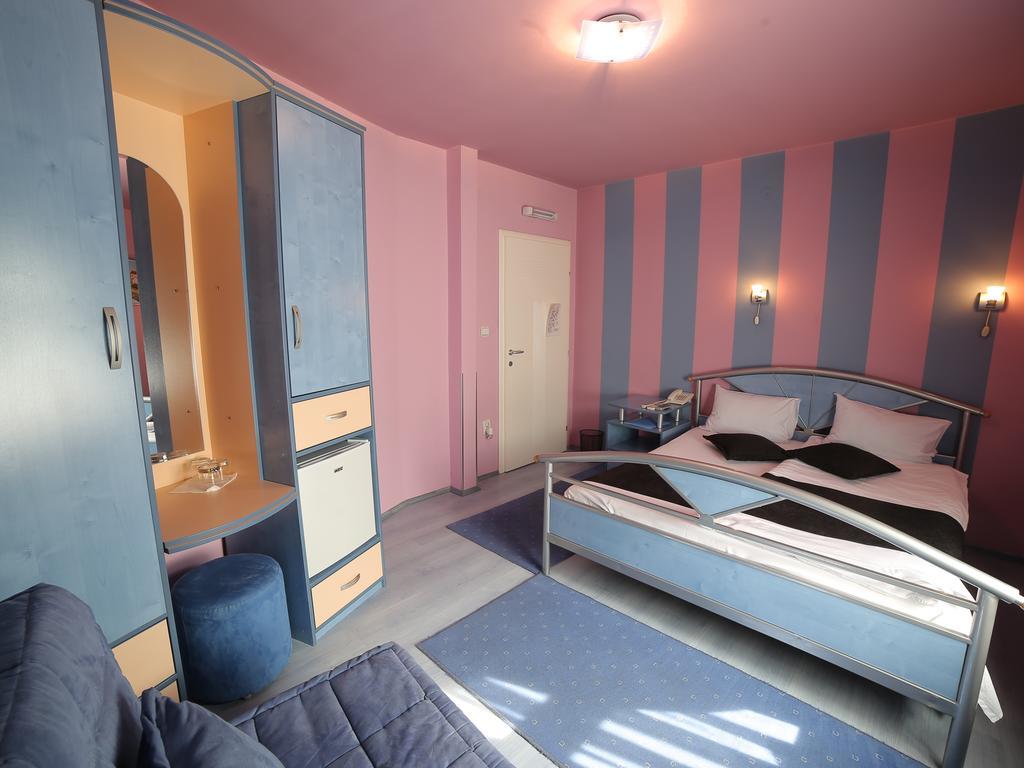 Hotel Ženeva Kragujevac Kamer foto