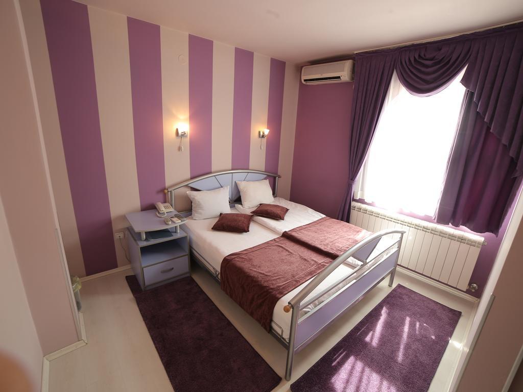 Hotel Ženeva Kragujevac Kamer foto