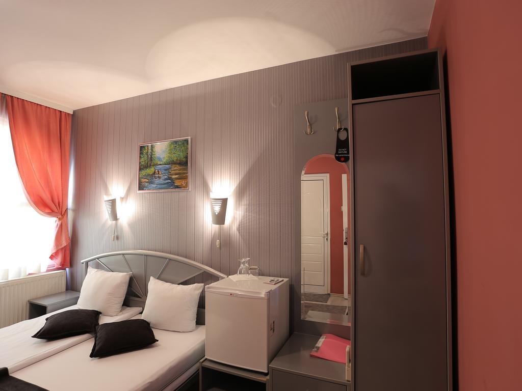Hotel Ženeva Kragujevac Kamer foto