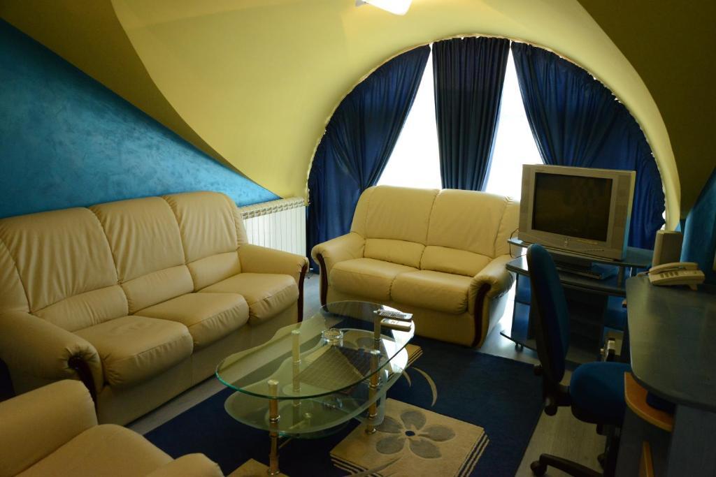 Hotel Ženeva Kragujevac Kamer foto
